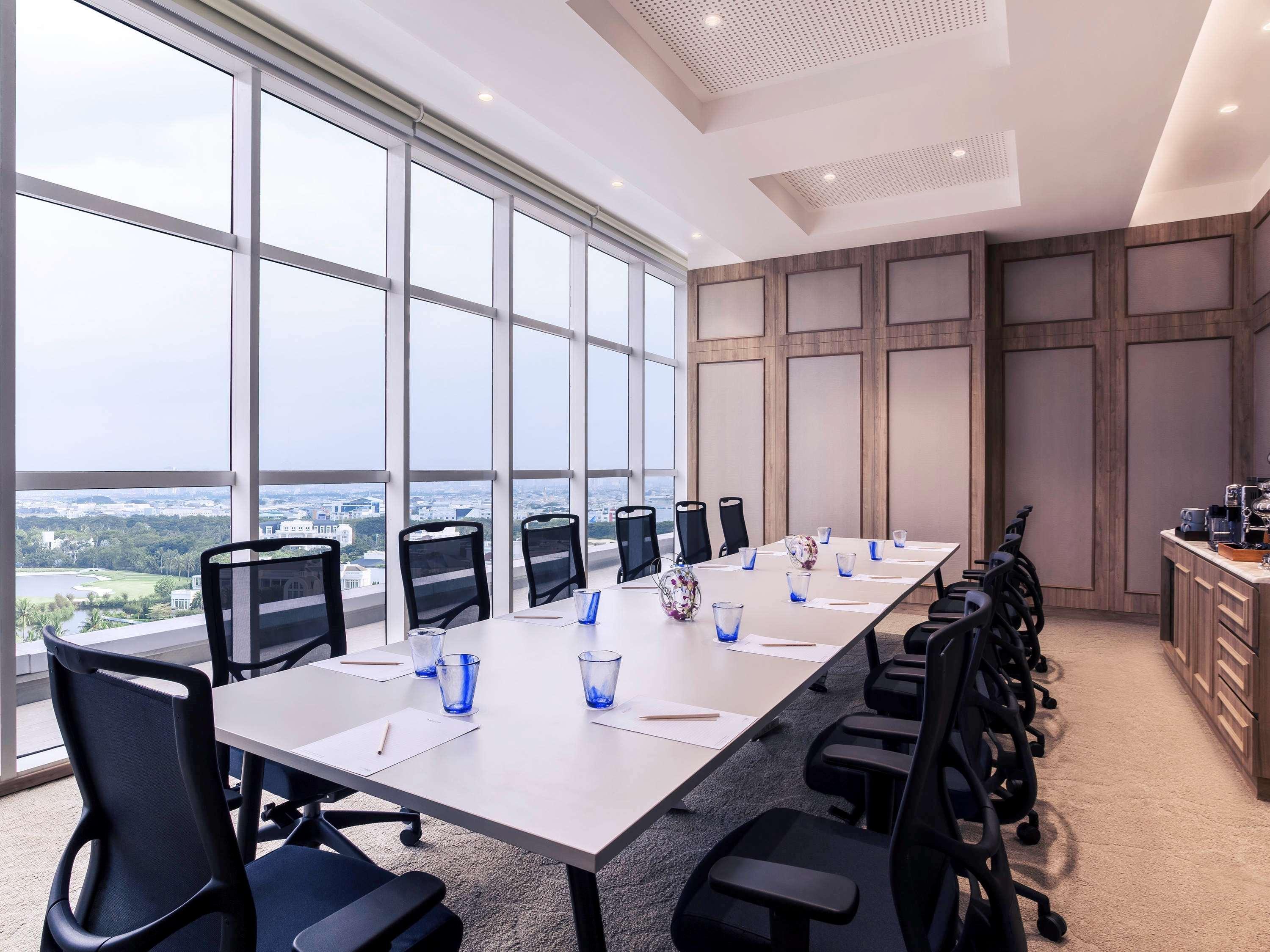 Mercure Jakarta Pantai Indah Kapuk Экстерьер фото